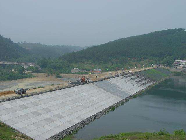 关于水利大坝施工期间变形监测与GNSS技术应用