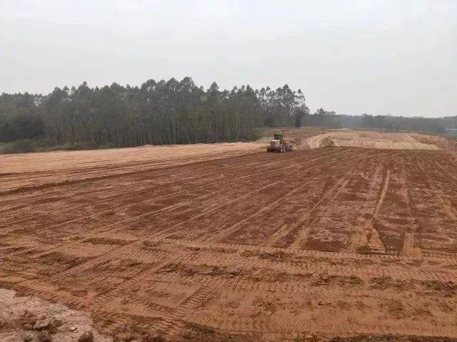 公路路基填方工程施工过程注意事项有哪些?(图1) 公路路基填方工程施工过程注意事项有哪些?(图1)